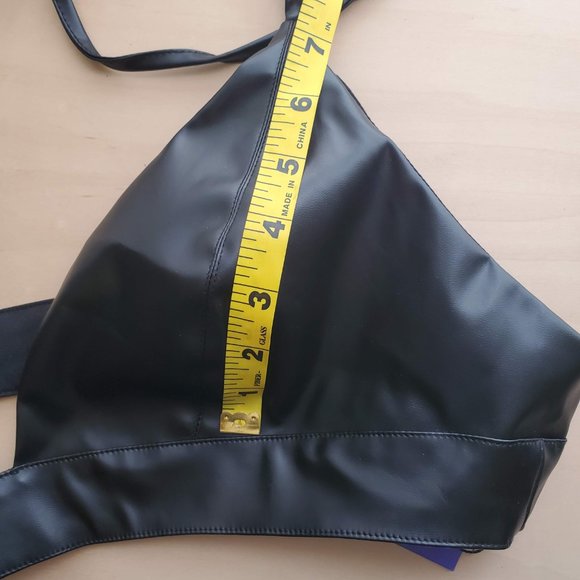 SOLD! - SHEIN SXY Crisscross Buckle Leather Look Halter Black Bra Crop Top - M 6 - Picture 8 of 9